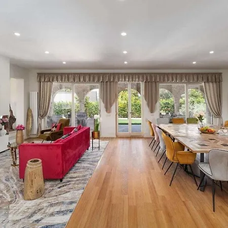 Leone Comfortable Holiday Villa Porec