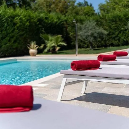 Leone Comfortable Holiday Villa Porec