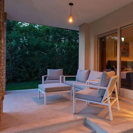 Leone Comfortable Holiday Villa Porec