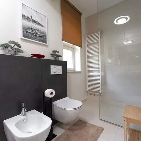 Leone Comfortable Holiday Villa *
